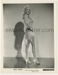 5m298 DIAMOND HORSESHOE 8x10.25 still '45 full-length Betty Grable showing off her sexy profile!