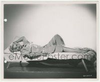 5m701 ONE GIRL'S CONFESSION 8x10 still '53 full-length bad girl Cleo Moore laying down by Lippman!