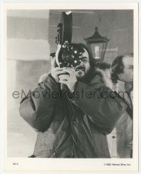 5m846 STANLEY KUBRICK 8x10 still '80 great candid c/u working the camera when he made The Shining!