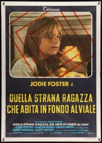 5p197 LITTLE GIRL WHO LIVES DOWN THE LANE Italian 1p '77 different image of young Jodie Foster!