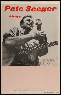 5p504 PETE SEEGER music concert WC '70s great close up of the folk rock musician with guitar!