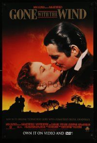 5t909 GONE WITH THE WIND 27x40 video poster R98 classic image of Clark Gable and Vivien Leigh!