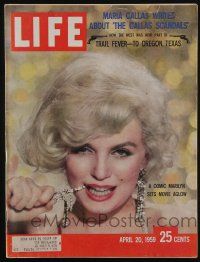 6d429 LIFE MAGAZINE magazine April 20, 1959 A Comic Marilyn Monroe Sets Movie Aglow!