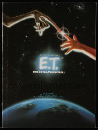 6d804 E.T. THE EXTRA TERRESTRIAL English souvenir program book '82 Steven Spielberg classic!