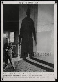 6k403 SHADOWS & FOG German '92 cool photographic image of Woody Allen!
