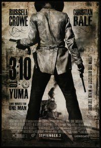 6r010 3:10 TO YUMA advance 1sh '07 Russell Crowe & Christian Bale, Ben Foster in front of train!