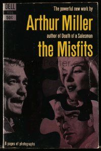 6x078 MISFITS paperback book '61 Arthur Miller, with 8 pages of photos of Marilyn Monroe & cast!