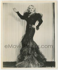7d162 BELLE OF THE NINETIES 8.25x10 still '34 sexy Mae West with airbrushed slenderized waist!