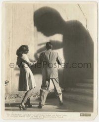 7d388 GHOST BREAKERS 8.25x10 still '40 Bob Hope & Paulette Goddard by huge menacing shadow on wall!