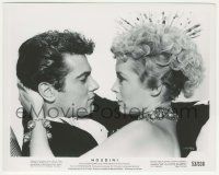 7d455 HOUDINI 8x10.25 still '53 best romantic close up of Tony Curtis & sexy wife Janet Leigh!