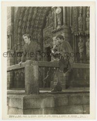 7d465 HUNCHBACK OF NOTRE DAME 8x10 still '39 Edmond O'Brien & Thomas Mitchell by the cathedral!