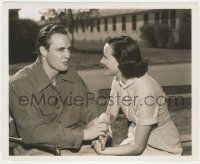 7d640 MEN 8.25x10 still '50 young Marlon Brando in wheelchair laughing with Teresa Wright!