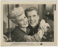 7d657 MOTHER WORE TIGHTS 8.25x10.25 still '47 romantic c/u of Betty Grable hugging Dan Dailey!