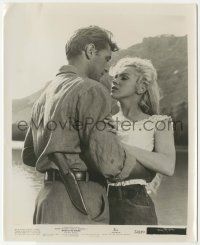 7d770 RIVER OF NO RETURN 8x10 still '54 c/u of sexy Marilyn Monroe about to kiss Robert Mitchum