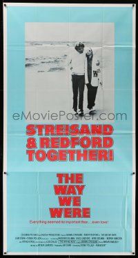7f556 WAY WE WERE 3sh '73 Barbra Streisand & Robert Redford walk on the beach, Sydney Pollack!