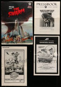 7h082 LOT OF 18 CUT PRESSBOOKS '70s advertising for a variety of movies!