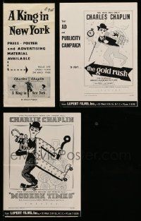 7h107 LOT OF 3 UNCUT CHARLIE CHAPLIN PRESSBOOKS '50s Gold Rush, Modern Times, King in New York!