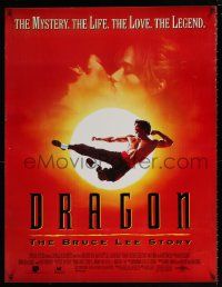 7j028 DRAGON: THE BRUCE LEE STORY Pakistani '93 Bruce Lee bio, cool image of Jason Scott Lee!