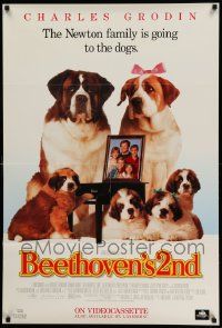 7w323 BEETHOVEN'S 2ND 27x40 video poster '93 Charles Grodin, Newton family is going to the dogs!