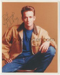 7x1122 LUKE PERRY signed color 8x10 REPRO still '90s great seated portrait of the handsome star!