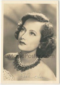 7x0825 MERLE OBERON signed deluxe 5x7 still '40s great head & shoulders portrait with cool necklace