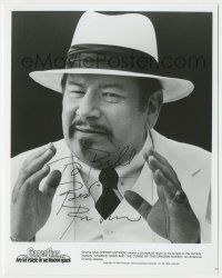 7x0833 PETER USTINOV signed 8x10 still '80 c/u in Charlie Chan and the Curse of the Dragon Queen!