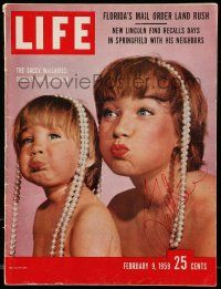 7x0240 SHIRLEY MACLAINE signed magazine February 9, 1959 on the cover of Life with her daughter!