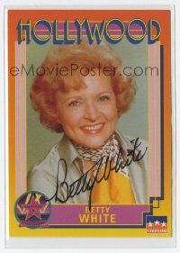 7x0543 BETTY WHITE signed 3x4 trading card #148 '91 great smiling portrait of the Hollywood star!
