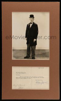 7x0499 STAN LAUREL signed signed letter in 11x19 display '32 ready to be framed & displayed!