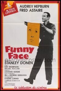 7y295 FUNNY FACE French 32x47 R90s different image of Fred Astaire holding Audrey Hepburn's face!