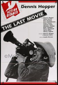 7y302 LAST MOVIE French 32x47 '88 great image of filmmaker Dennis Hopper with camera on shoulder!
