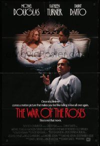 8g927 WAR OF THE ROSES int'l DS 1sh '89 Michael Douglas & Kathleen Turner in bed, Danny DeVito!