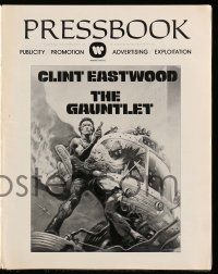 8h513 GAUNTLET pressbook '77 great art of Clint Eastwood & Sondra Locke by Frank Frazetta!