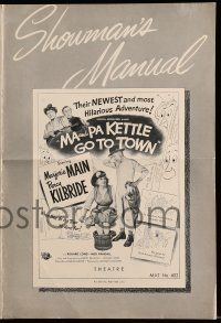 8h621 MA & PA KETTLE GO TO TOWN pressbook '50 great wacky images of Marjorie Main & Percy Kilbride!