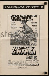 8h842 VALLEY OF GWANGI pressbook '69 Ray Harryhausen, great artwork of cowboys vs dinosaurs!