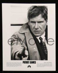 8h299 PATRIOT GAMES presskit w/ 8 stills '92 Harrison Ford is Jack Ryan, from Tom Clancy novel!