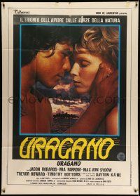8j712 HURRICANE Italian 1p '79 different romantic close up of Mia Farrow & Dayton Ka'ne!