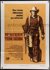 8j943 TOM HORN Italian 1p '80 great full-length image of cowboy Steve McQueen with rifle!