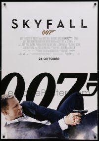 8p101 SKYFALL advance DS Swedish '12 Daniel Craig as James Bond on back shooting gun!