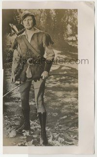 8r046 ADVENTURES OF ROBIN HOOD deluxe 6.75x11 still '38 great full-length image of Errol Flynn!