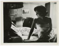 8r064 ALL THE FINE YOUNG CANNIBALS 8x10.25 still '60 cool image of Natalie Wood in bed w/Hamilton!