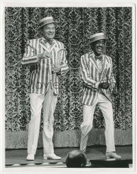 8r129 BOB HOPE/SAMMY DAVIS JR 8x10.25 TV still '70s smiling & dancing together in mistrel outfits!