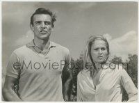 8r283 DR. NO 7x9.5 still '62 c/u of Sean Connery as James Bond & Ursula Andress looking worried!