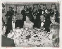 8r351 FRANK SINATRA/MIA FARROW/ROSALIND RUSSELL 7x9 news photo '60s at fancy dinner w/violinists!