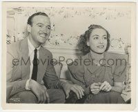 8r514 JOAN CRAWFORD/DAVID NIVEN 8.25x10.25 still '38 he visited her on the set of Shining Hour!