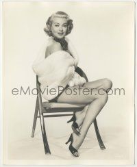 8r559 LANA TURNER deluxe 8x10 still '50s in skimpy outfit on folding chair with fur around her!