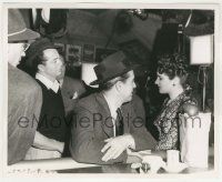 8r584 LOST WEEKEND candid 8.25x10 news photo '45 Billy Wilder director Ray Milland & Doris Dowling!