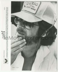 8r748 RAIDERS OF THE LOST ARK candid 8.25x10 still '81 super close up of director Steven Spielberg!