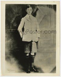 8r772 ROBERT DONAT 8x10.25 still '38 showing what he looked like when he was 15 in short pants!