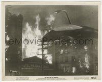 8r964 WAR OF THE WORLDS 8.25x10 still '53 special effects image of alien war ship over city street!